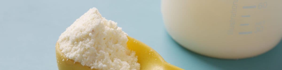 Scoop of milk protein powder — meal replacement flavours OEM manufactured by D&O Nutraceutical in Malaysia